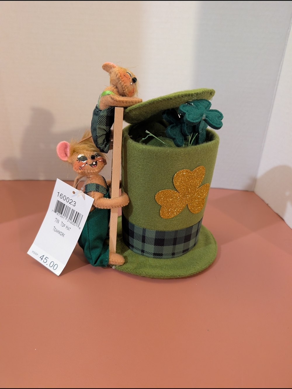 NWT Annalee 7 inch Top Hat Teamwork St. Patrick's Mice Figurines